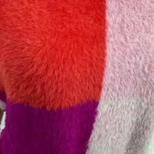 Jersey de mujer de cuadros rojos ,blancos y rosas con cuello caja